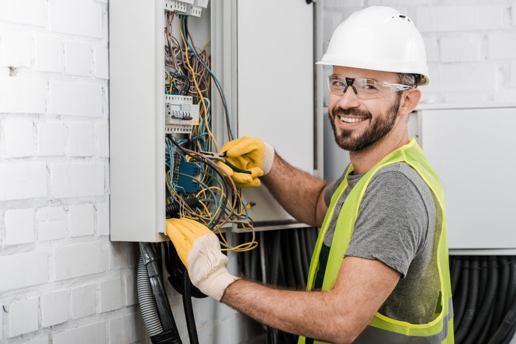 compare electricians ontario quebec